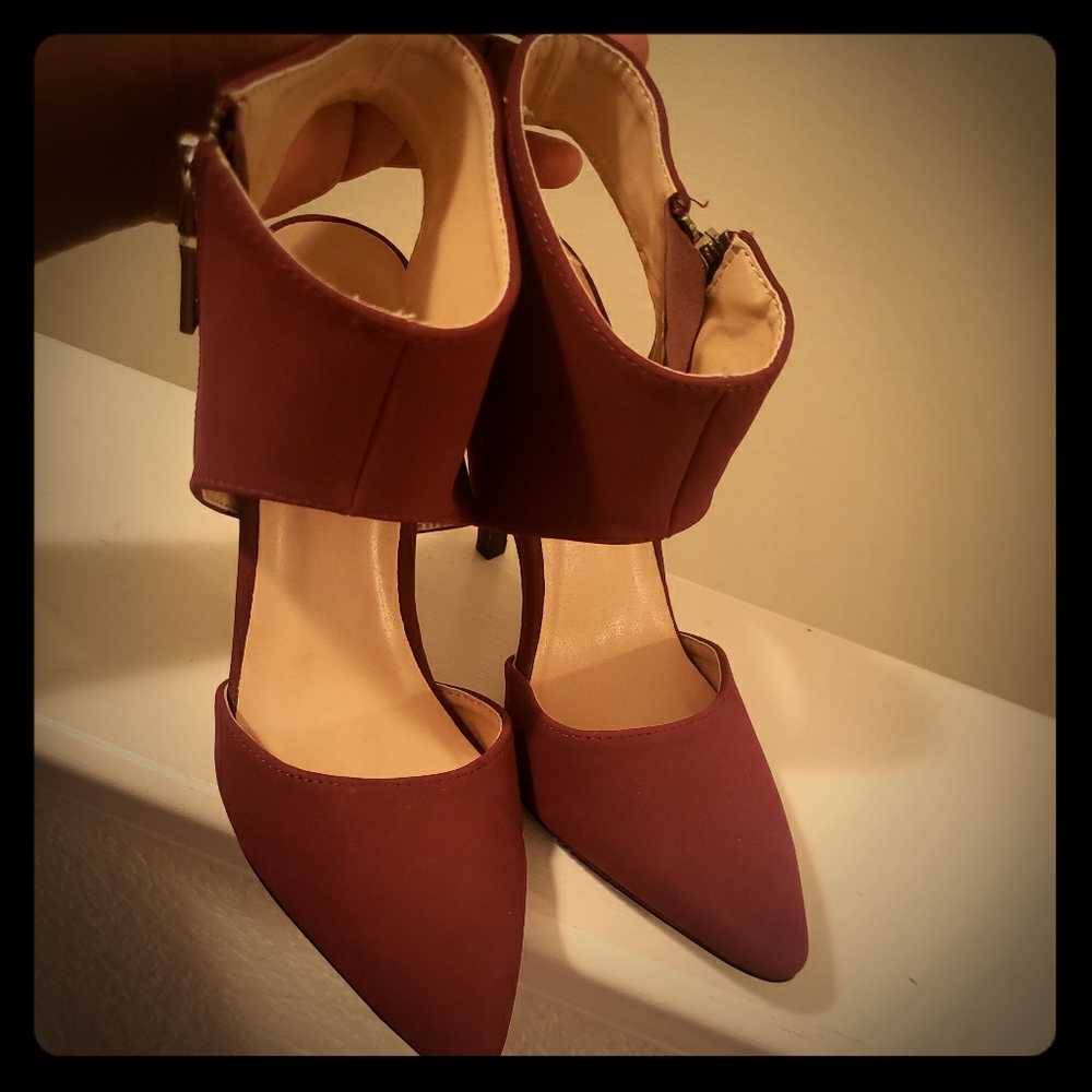 Never worn burgundy heels size 8